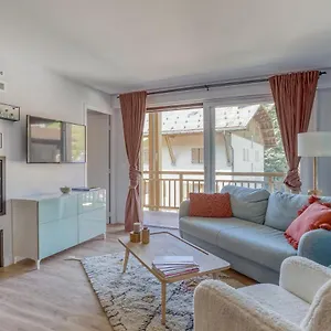 appartement-rnov-dans-le-village-piton-de-megve.hotels-rhonealpes.com/